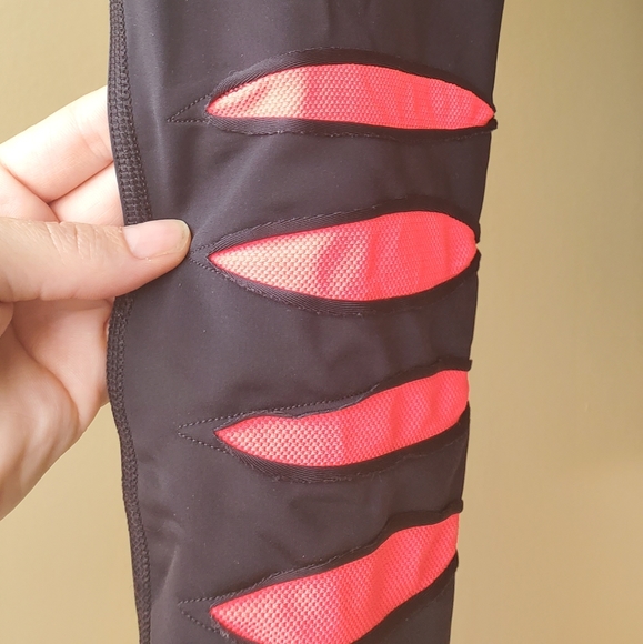 Underarmour Workout Capri Leggings - Picture 5 of 6